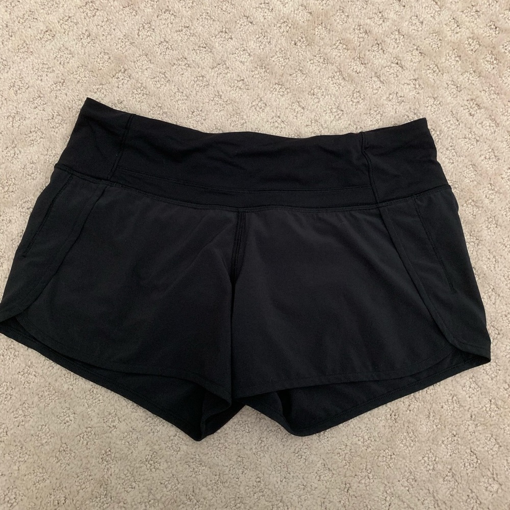 black lululemon shorts